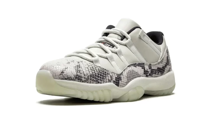 Air Jordan 11 Retro Low"Snakeskin Light Bone"